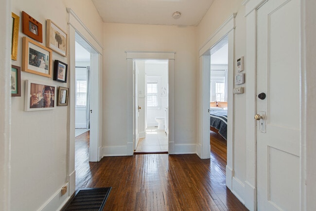 Building Photo - 2231 Blair Blvd