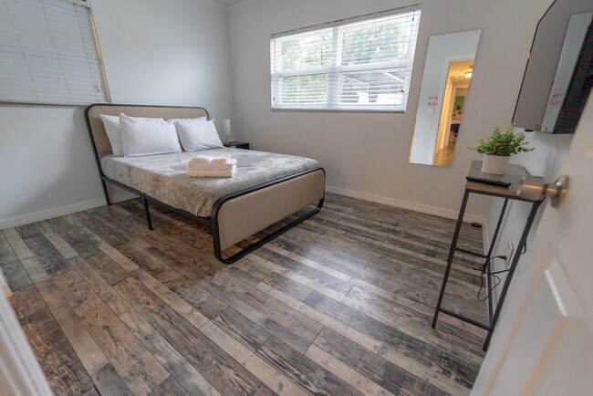 Building Photo - 2627 Ambergate Rd