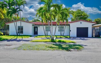 Building Photo - Northeast 18th Court, Miami, FL 33179 - 4 BR 2 BA house