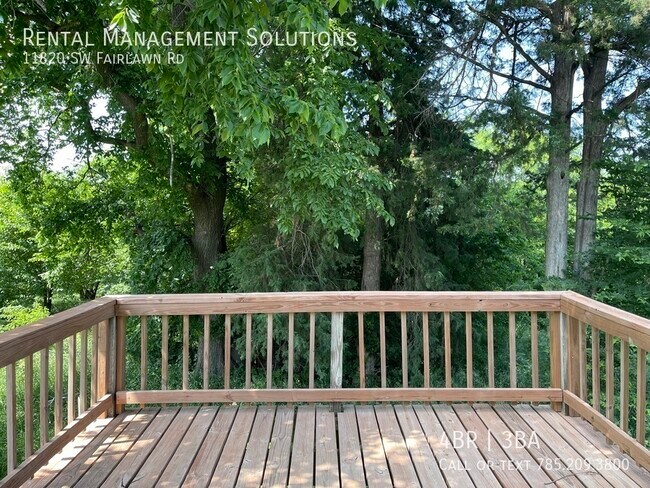 Building Photo - *SPACIOUS COUNTRY LIVNG* 11820 SW Fairlawn...