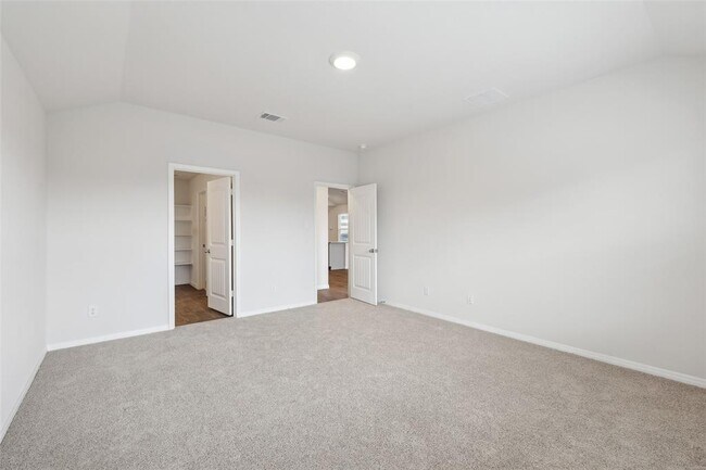 Building Photo - 528 Evergreen Sumac Lp