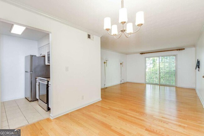 Building Photo - 3005 Seven Pines Ln