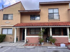 Building Photo - 2780 W 61st St