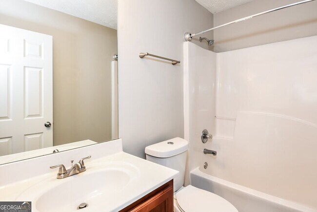 Building Photo - 231 Winterbury Dr