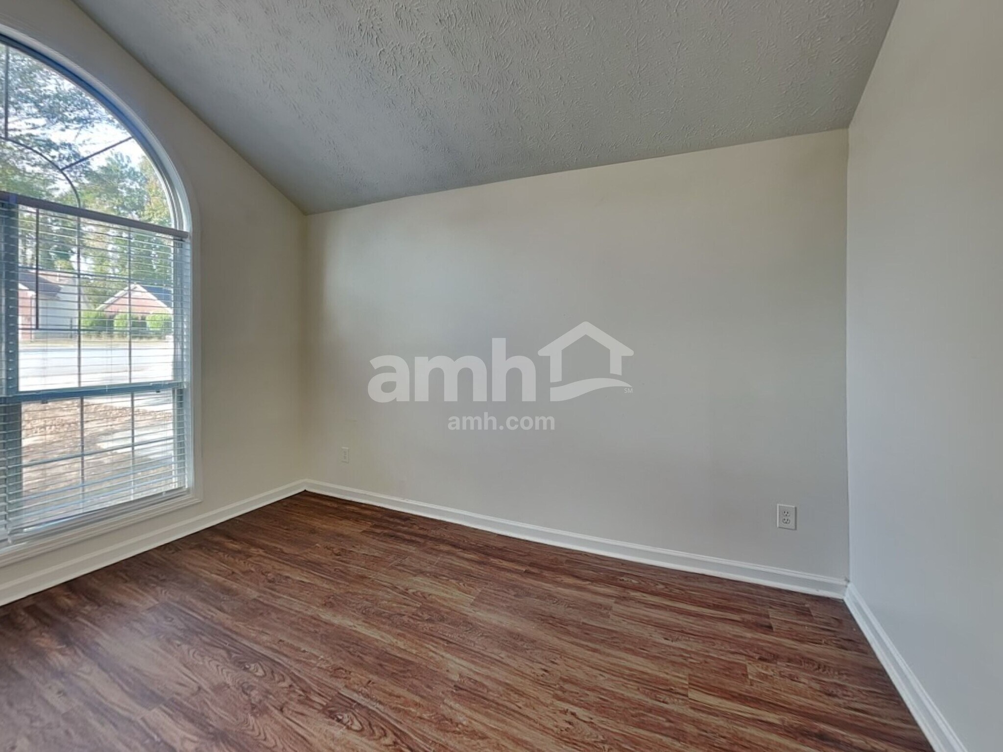 Building Photo - 162 Brook Lea Cove