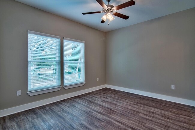 Building Photo - 135 N Sand Palm Rd