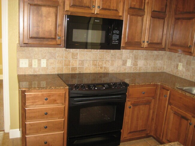 Building Photo - 15 Bluestem Ln