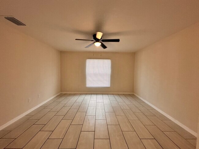 Building Photo - 314 NW 7th Pl