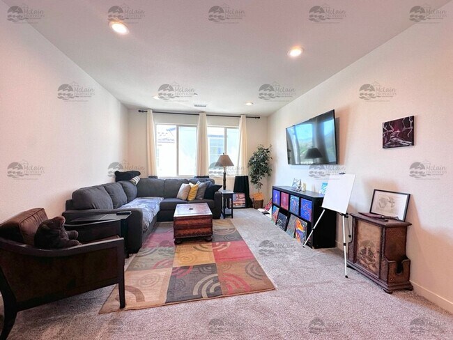 Building Photo - Luxury 5 bedroom, 3 bath home in Bonsall!