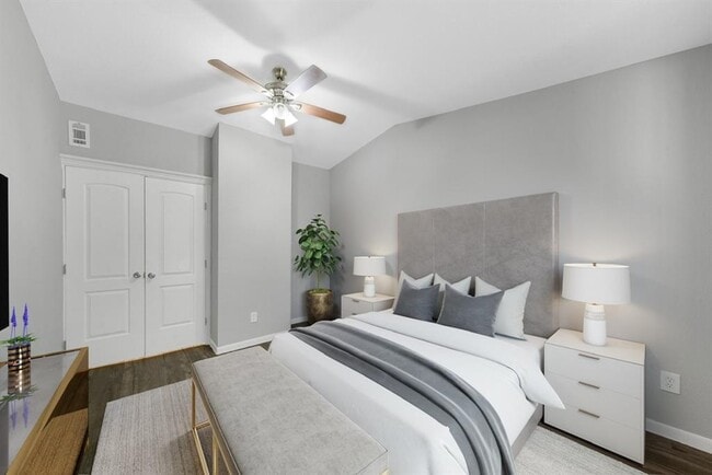Primary Photo - 2110 Wilcrest Dr