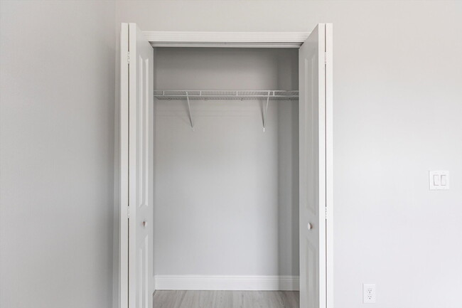 Building Photo - BRAND NEW Construction, 3 bed / 2 bath Ren...