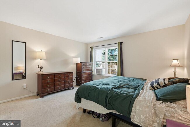 Building Photo - 6032 Old Landing Way