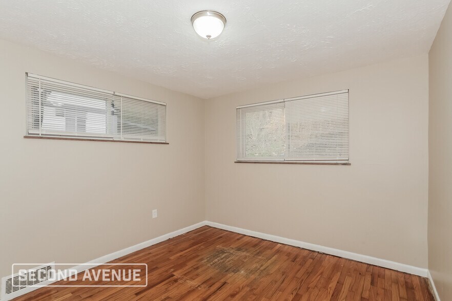 Building Photo - 550 Fairbanks Ave