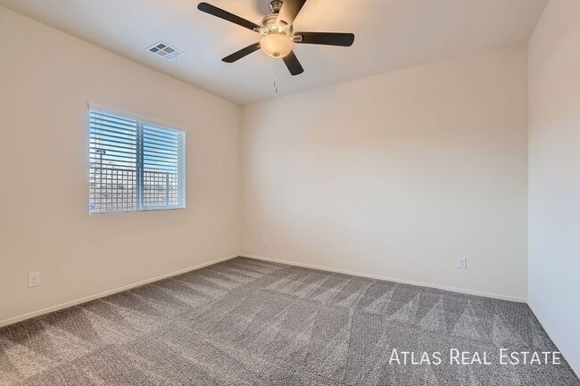 Building Photo - 4452 Sapphire Moon Ave