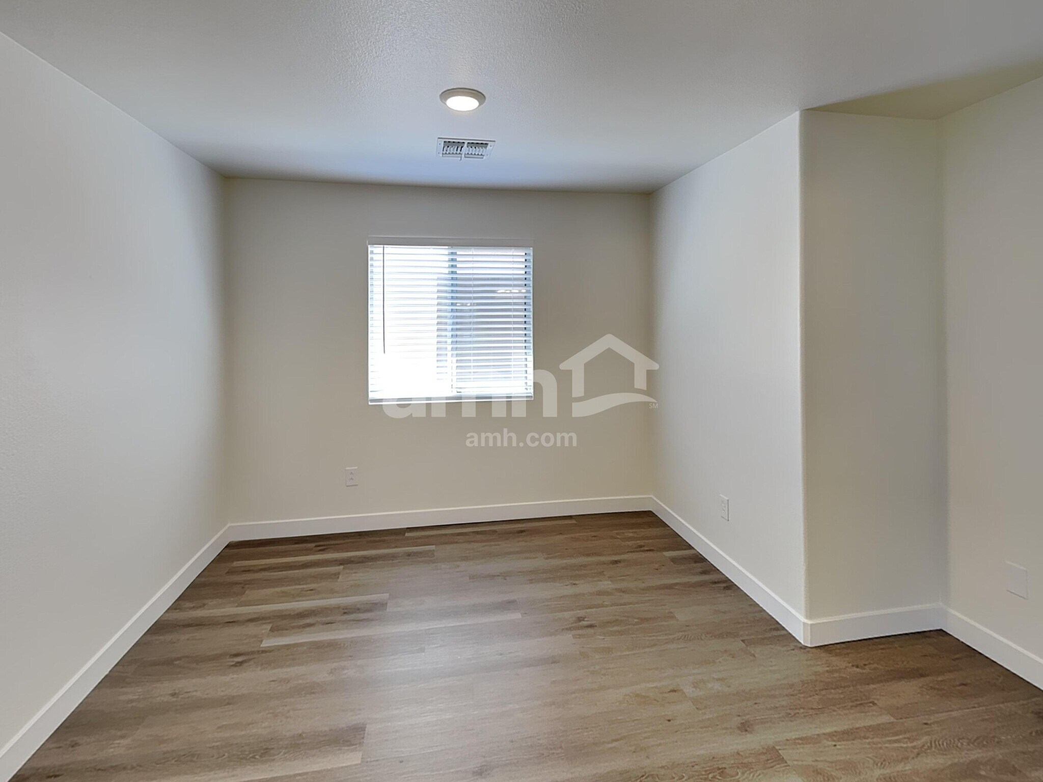 Building Photo - 5239 N 104th Dr