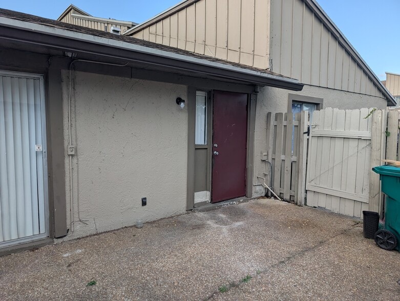 Building Photo - 2146 NW 57th Ave