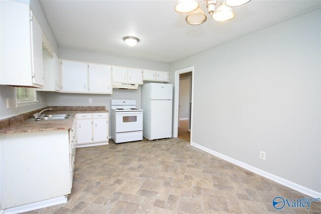 Building Photo - 3423 Rosedale Dr NW