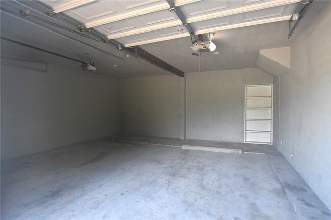 Building Photo - 114 Mc Kinney Ln