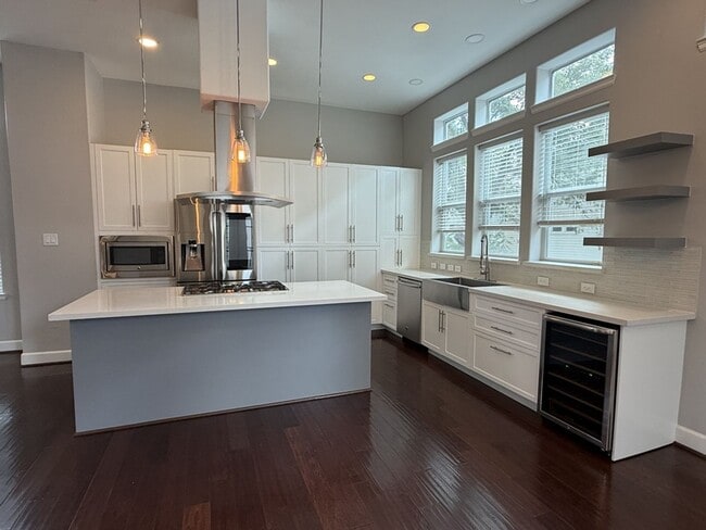 Building Photo - 2906 Baer St