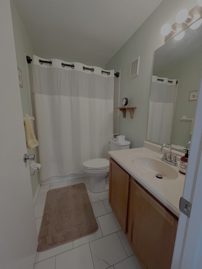 Building Photo - 1924 Westminster Cir