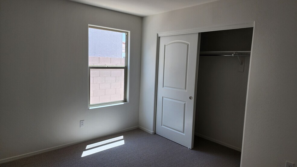 Building Photo - 24661 W Jessica Ln