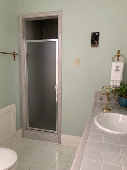 Building Photo - 819 Hackberry St