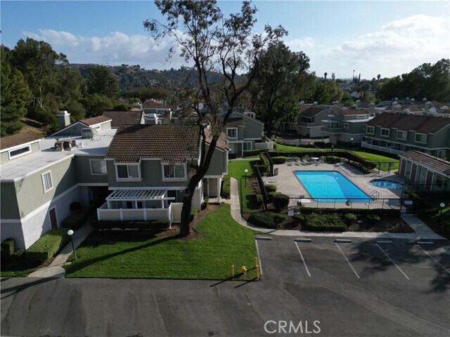 Building Photo - 700 Golden Springs Dr