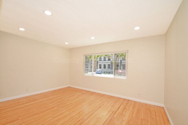 Building Photo - 338 Elm Ave