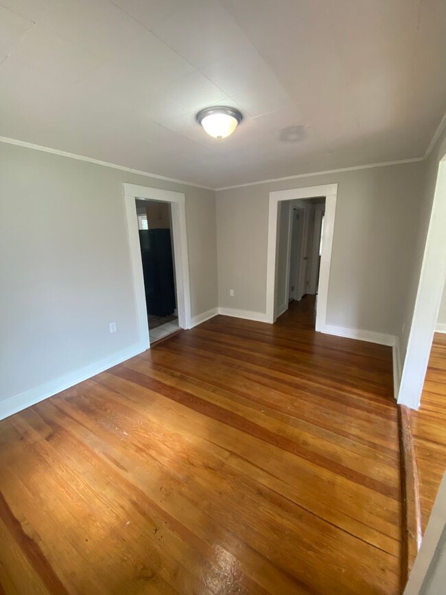 Building Photo - Remodeled 2 bed / 1 bath in Beaumont Villa...