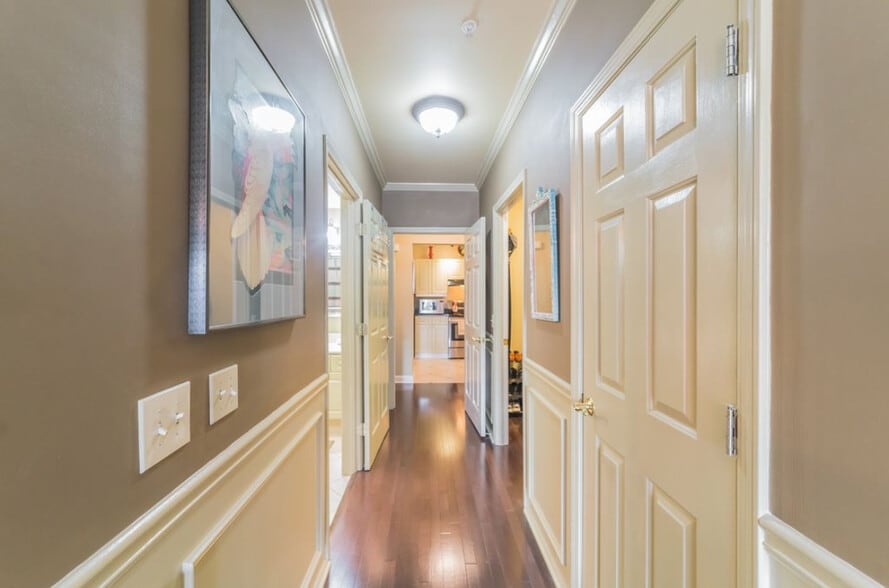 Building Photo - 3334 Peachtree Rd NE