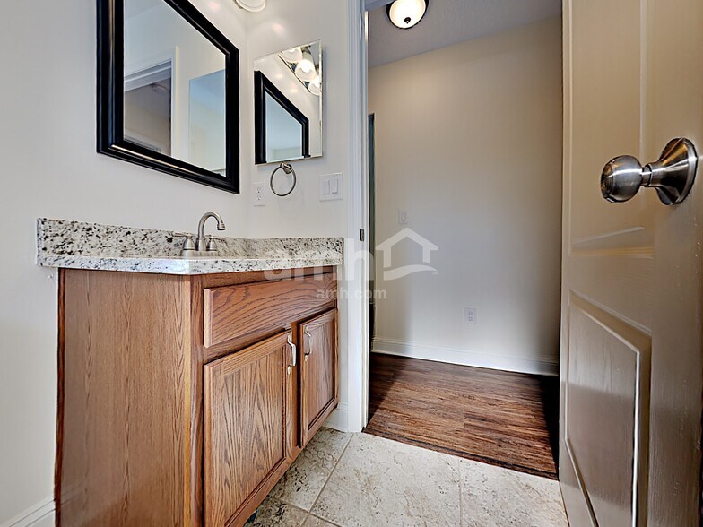 Building Photo - 502 Chinkapin Ct