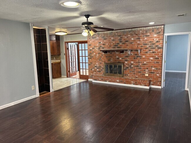 Building Photo - **2 weeks Free Rent***2310 Zinnia Court, K...