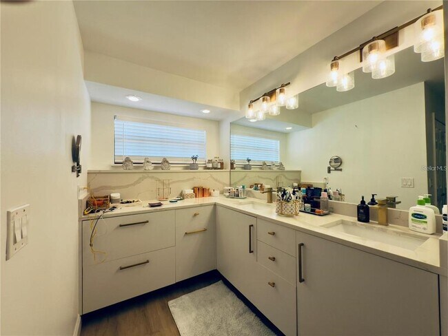 Building Photo - 8113 Breeze Cove Ln