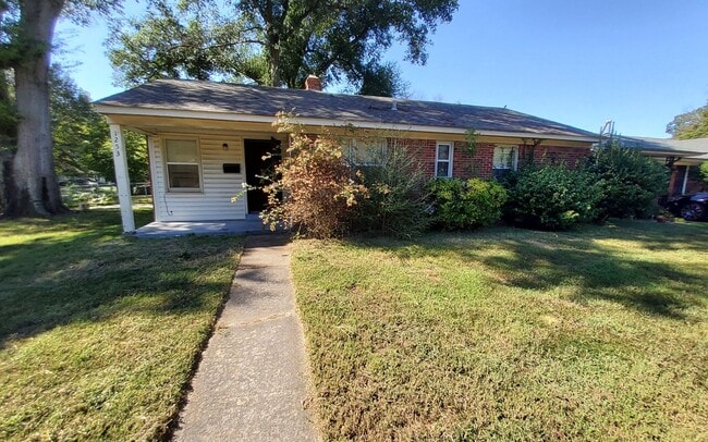 Primary Photo - 1253 Dogwood Dr