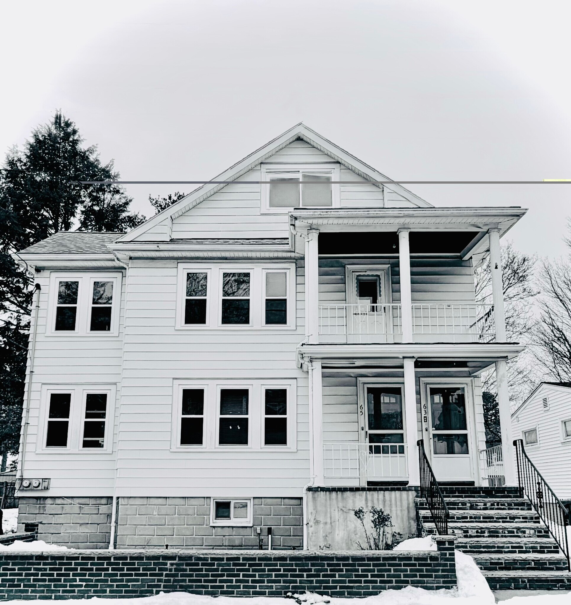 Building Photo - 63 Evans St