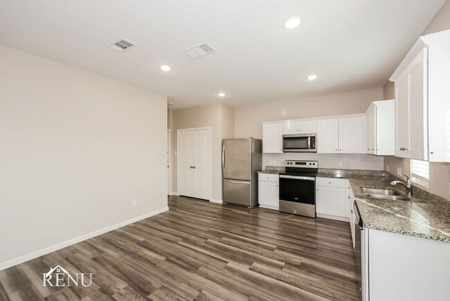 Building Photo - 6618 Charleston Dr