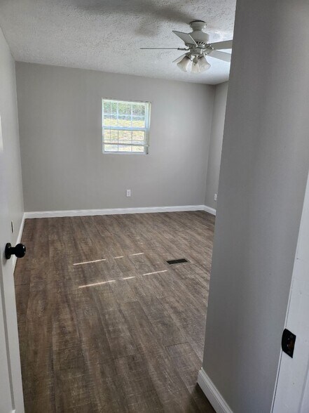 Building Photo - 306 High St