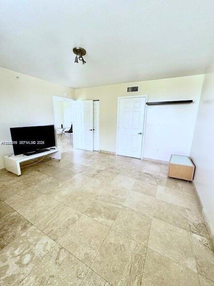 Building Photo - 8888 Collins Ave