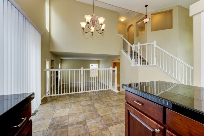 Building Photo - Beautifully Updated 3-Bed Home in Arapahoe...