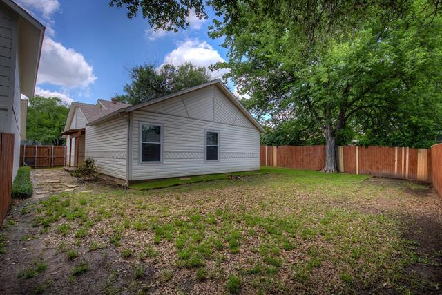 Building Photo - 5519 Bainbridge Dr