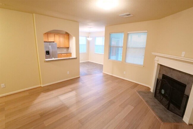 Building Photo - 26427 Longview Creek Dr