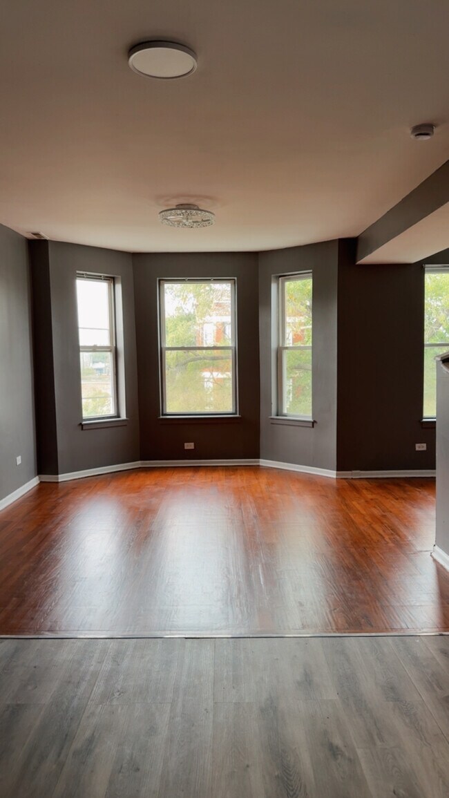 Building Photo - 1619 S Harding Ave