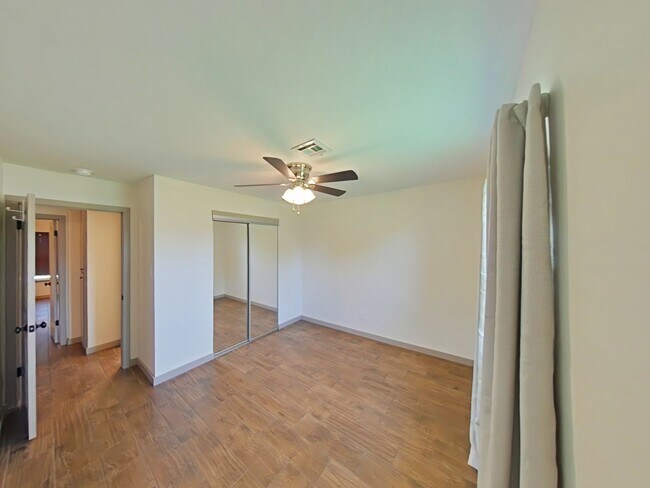 Building Photo - 5222 NW Ashby Ave