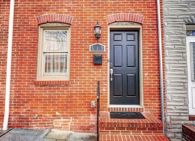 Building Photo - 519 S Chester St