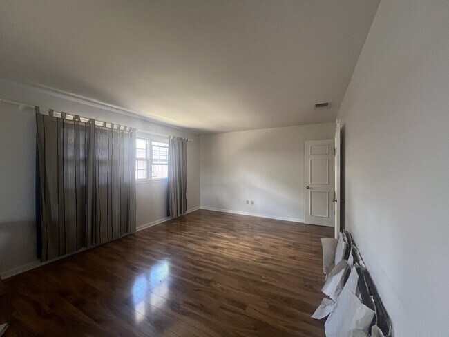 Building Photo - 3112 39th St
