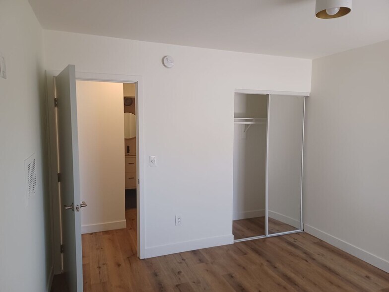 Building Photo - Individual Bungalows: All 1 bedroom/ 1 bat...
