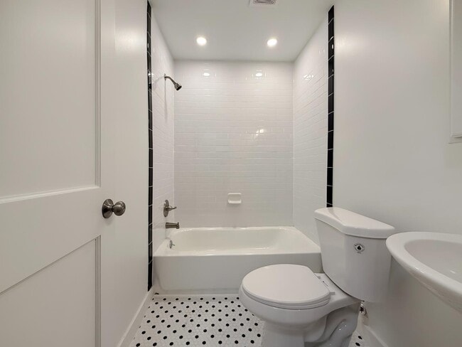 Building Photo - 4800 3rd St NW