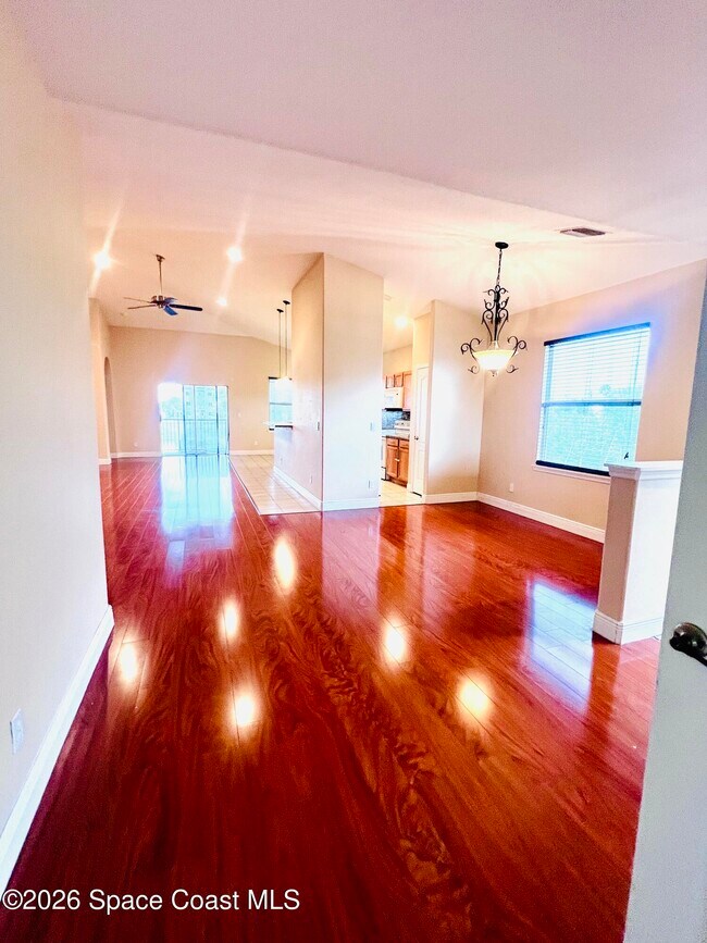 Building Photo - 4865 Revenna Ct