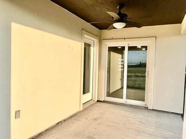 Building Photo - 7106 El Meson Dr