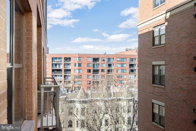 Building Photo - 2425 L St NW